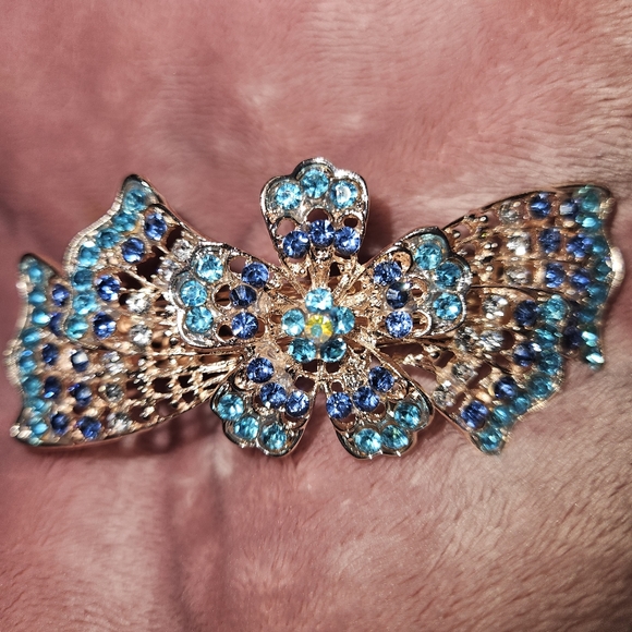 NWT Hair Clip Assessory (Blue & Silver) - Picture 2 of 9